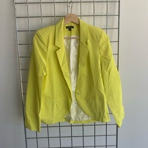 Yellow blazer